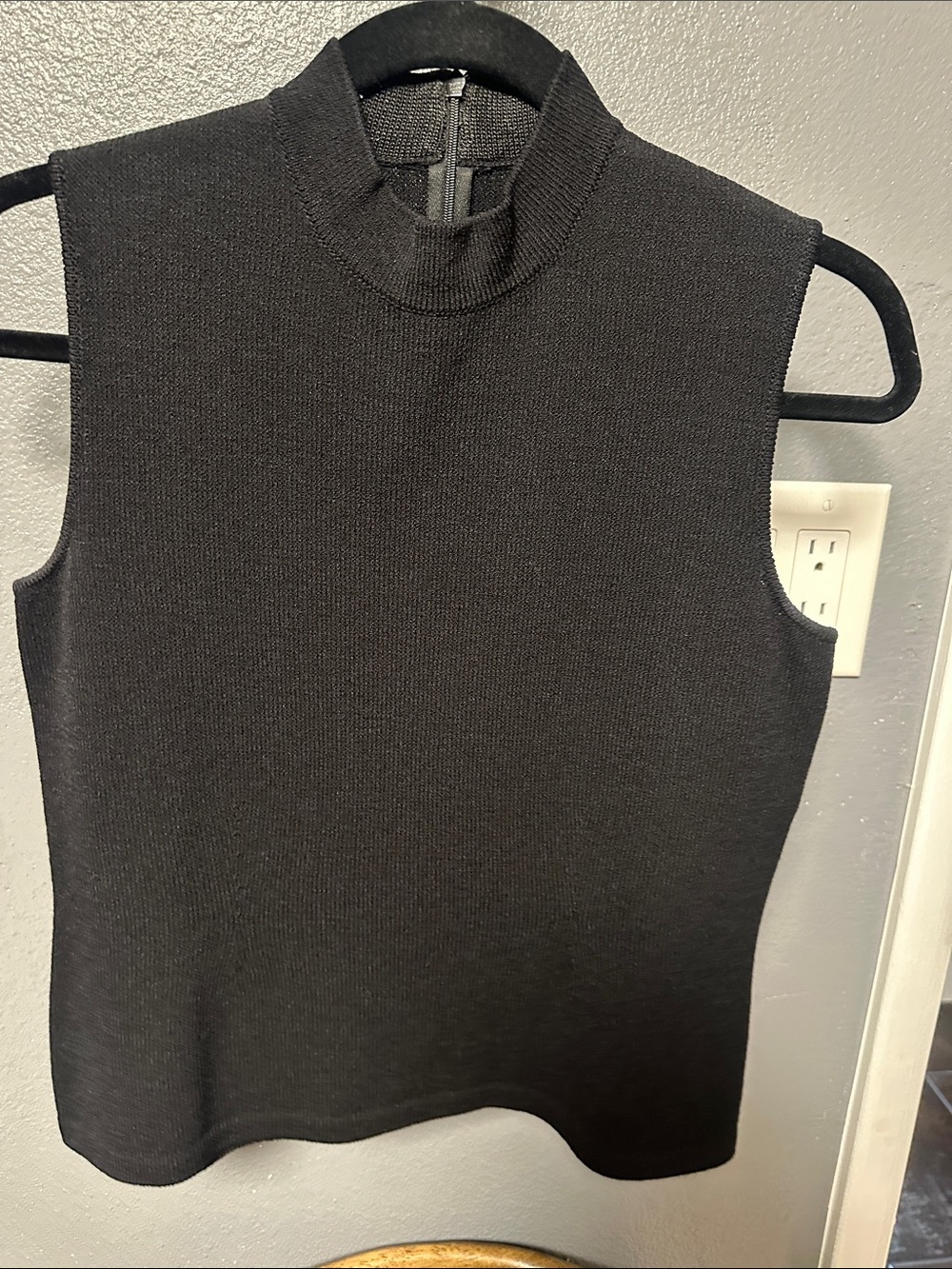 St. John Black Sleeveless Mock Neck Knit Tank